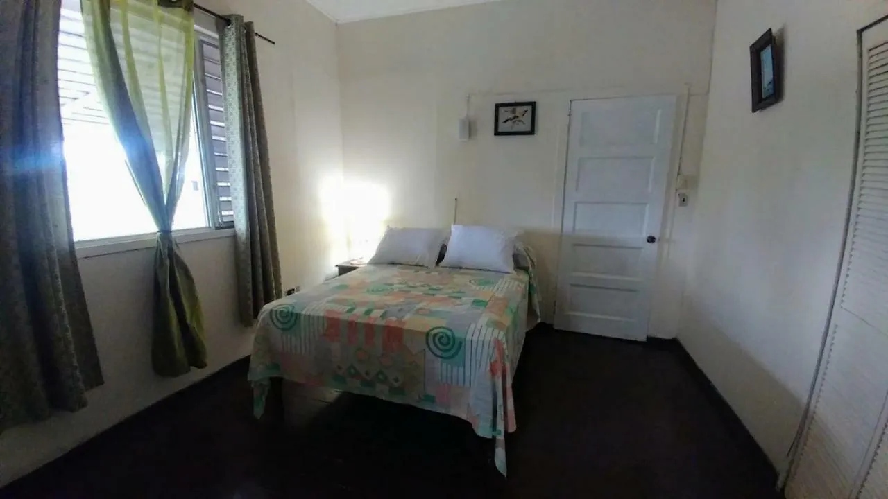 Guest house Cartref Creative Cribs Hotel Port Maria